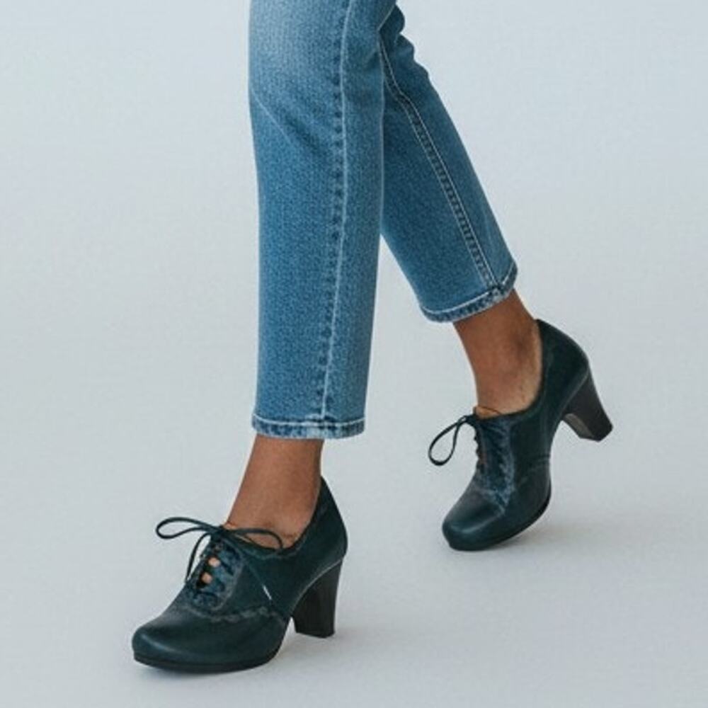 6.5 Chie Mihara 37 Vintage-pumps dark navy blue leather lace-up oxford heels